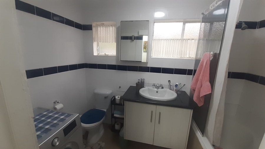 To Let 3 Bedroom Property for Rent in Heiderand Western Cape